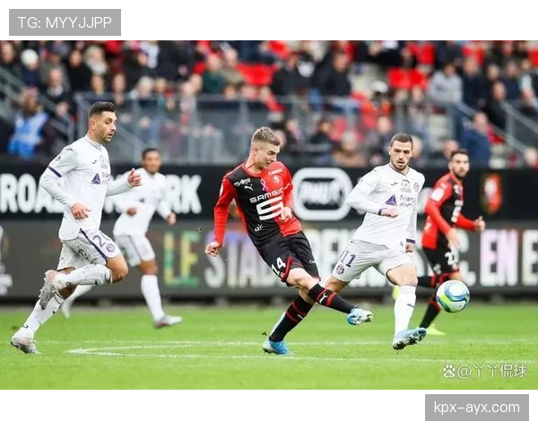 图卢兹战术体系深度解析：灵活多变的打法如何助力球队持续保持竞争力