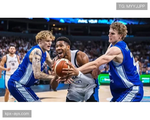 字母哥家车库停的不是车，是NBA工资单