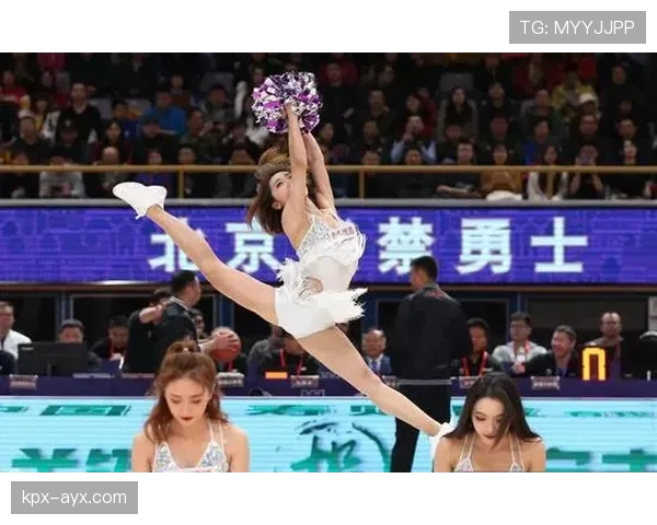 魏秋月私下穿得跟邻家大妈，赛场上超神反差真让人笑裂口