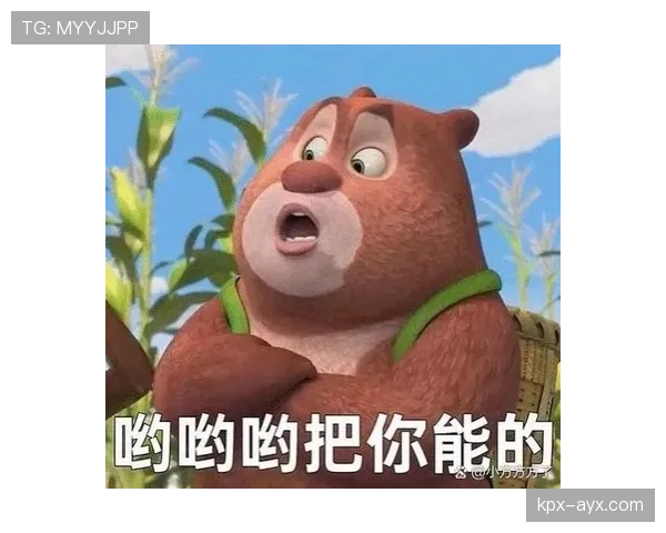 余依婷拎着大牌纸袋在路边摊前讲价，我笑到不行这反差谁能顶得住